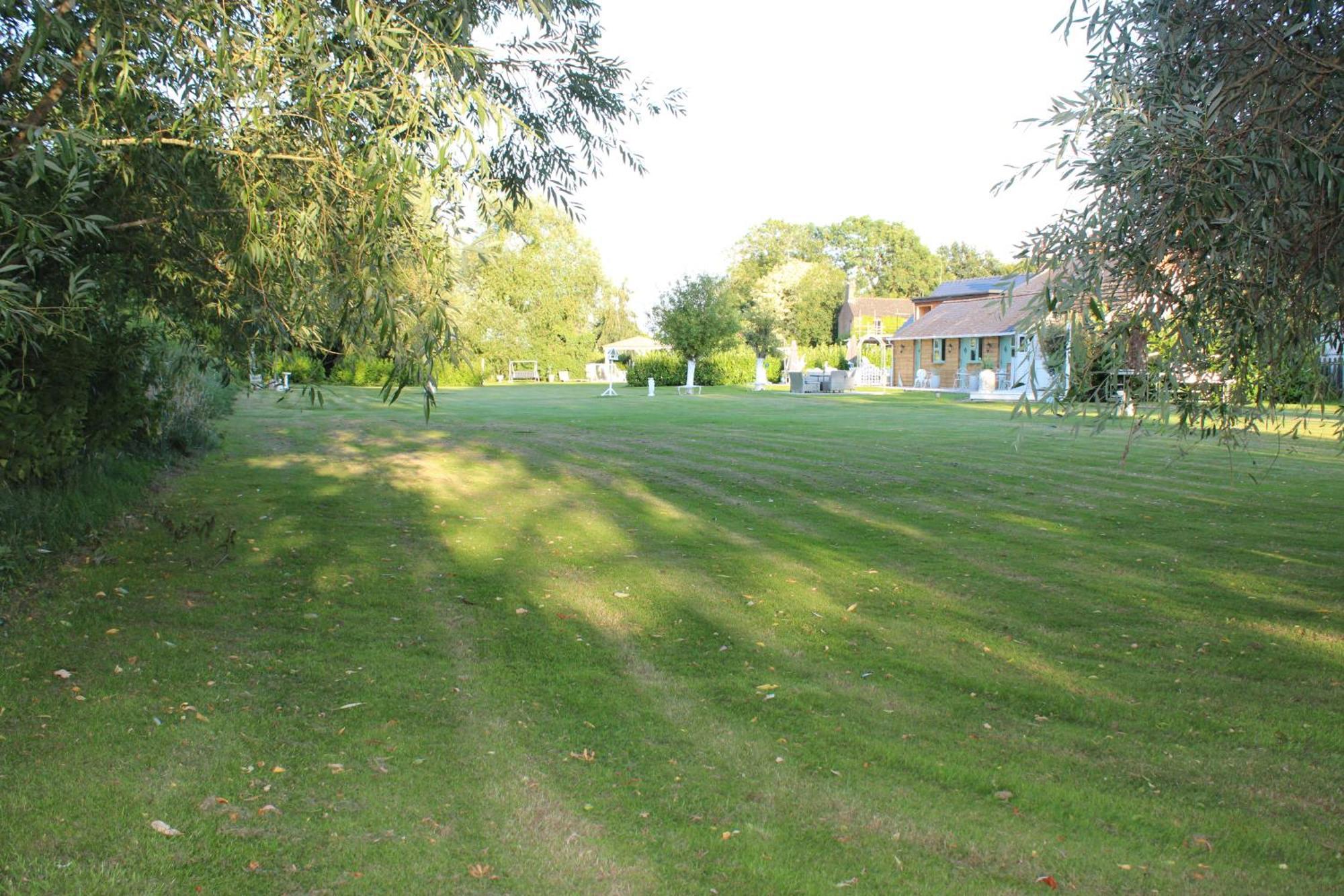 The Willowford Milton Keynes Exterior foto