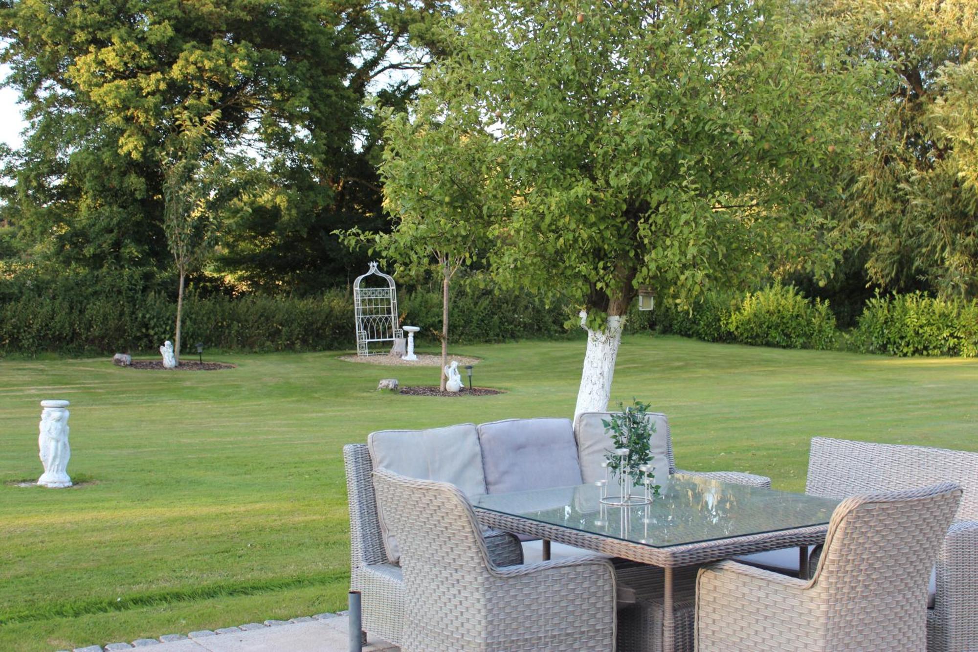 The Willowford Milton Keynes Exterior foto